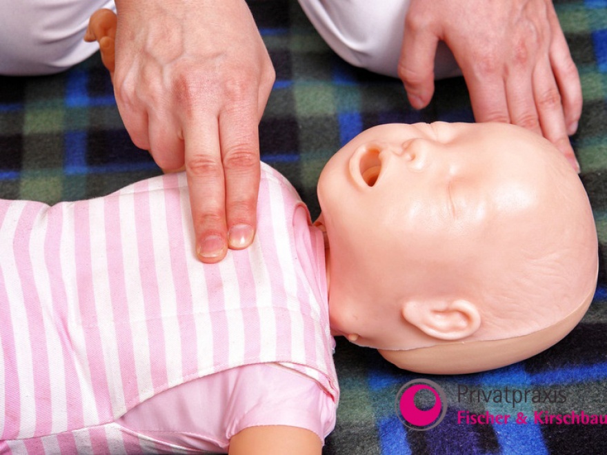 Erste-Hilfe-Kurs am Säugling und Kleinkind - Frauenarzt Augsburg Dr. Fischer & Kirschbaum